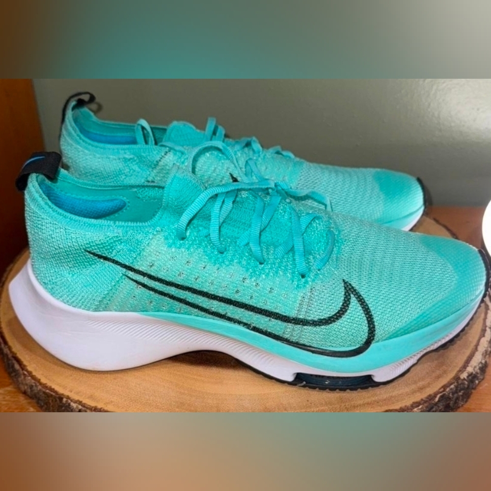 Nike Women's Turquoise Running Shoes